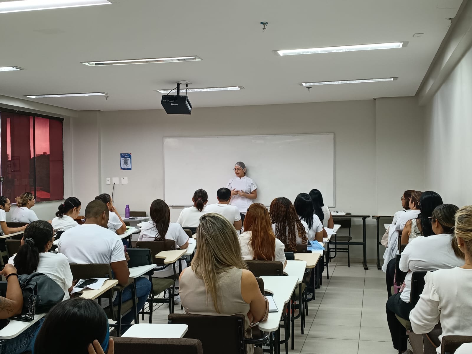 Demonstração na cozinha escola